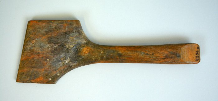 Spachtelförmiges Holzwerkzeug