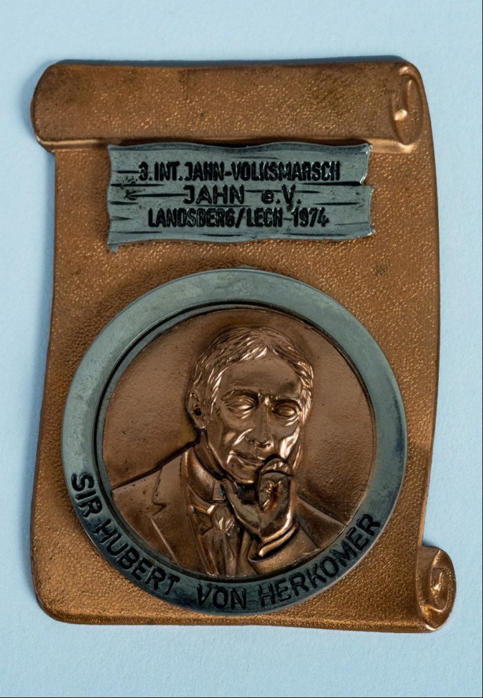 Plakette ‘3. Int. Jahn-Volksmarsch JAHN e. V. Landsberg/Lech 1974‘