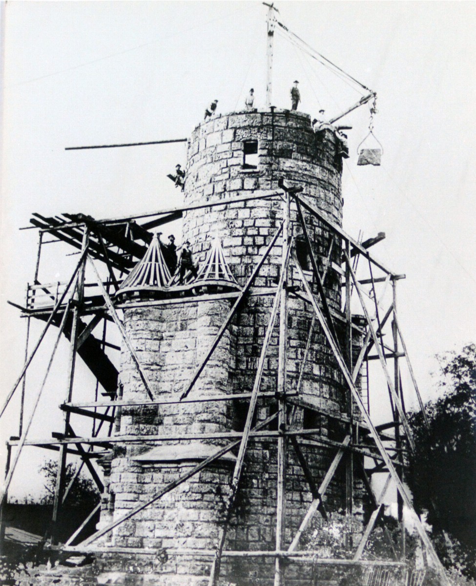Errichtung des Mutterturms